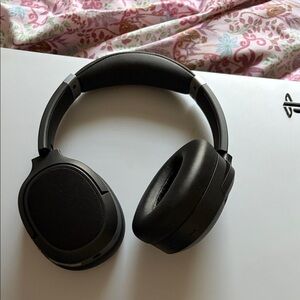 Wireless Black Headphones